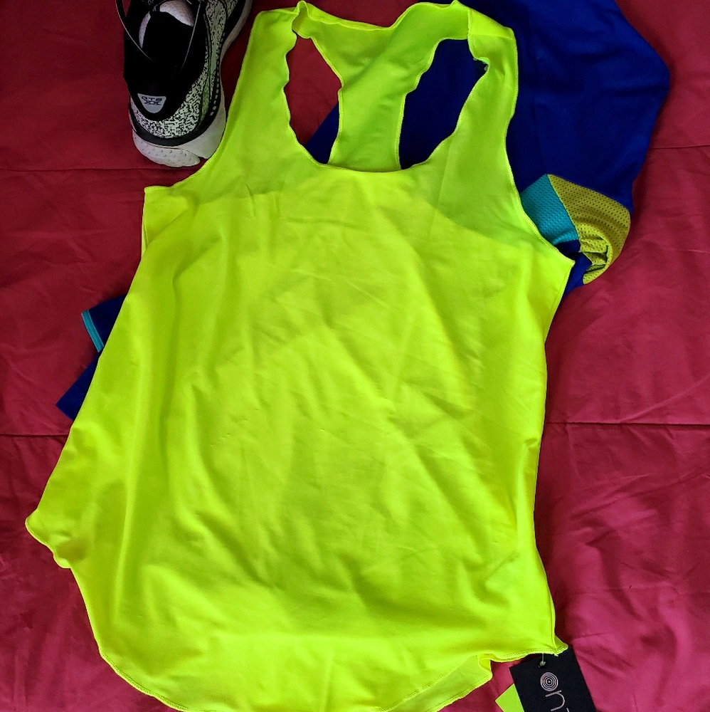 NWT Onzie Glossy Flow Racerback Tank